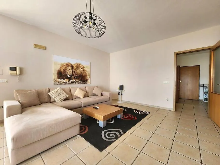 Fab'S Central 2 Bedroom Flat Tirana