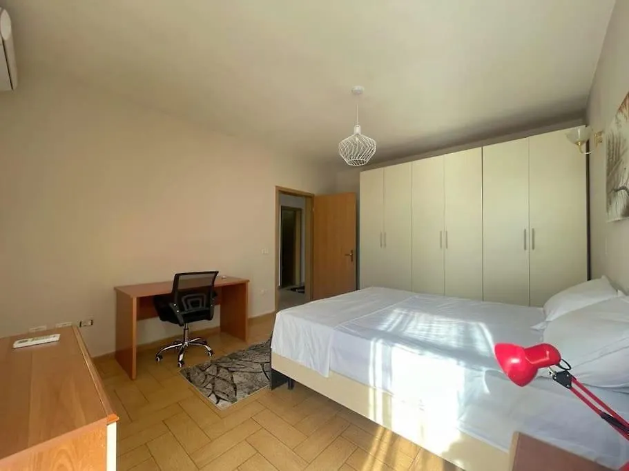 Fab'S Central 2 Bedroom Flat Tirana Apartment